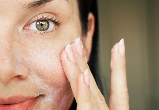 5 BEHANDLUNGEN, die Ihre Haut schön machen